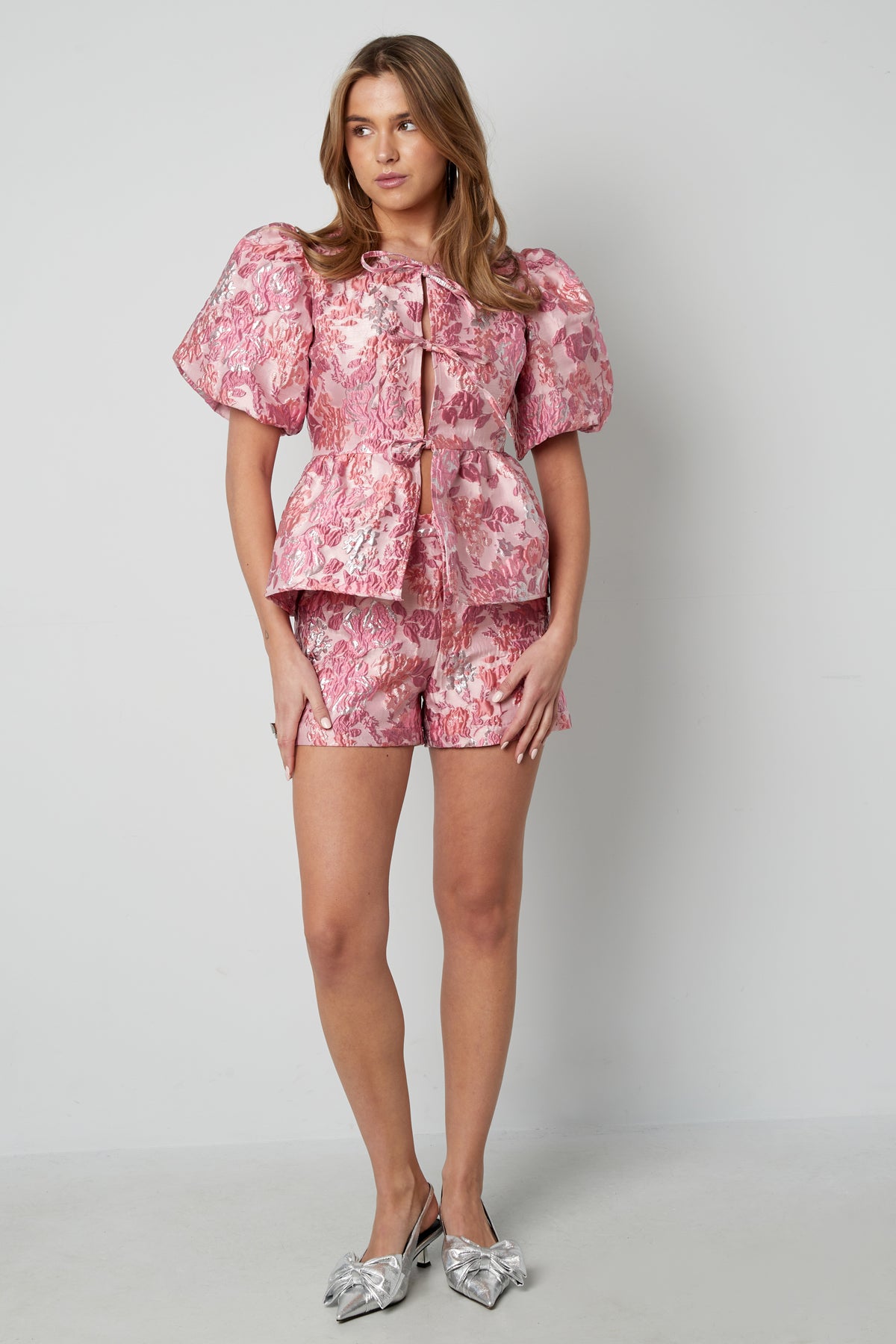Top met Bloemenprint en Strikdetail