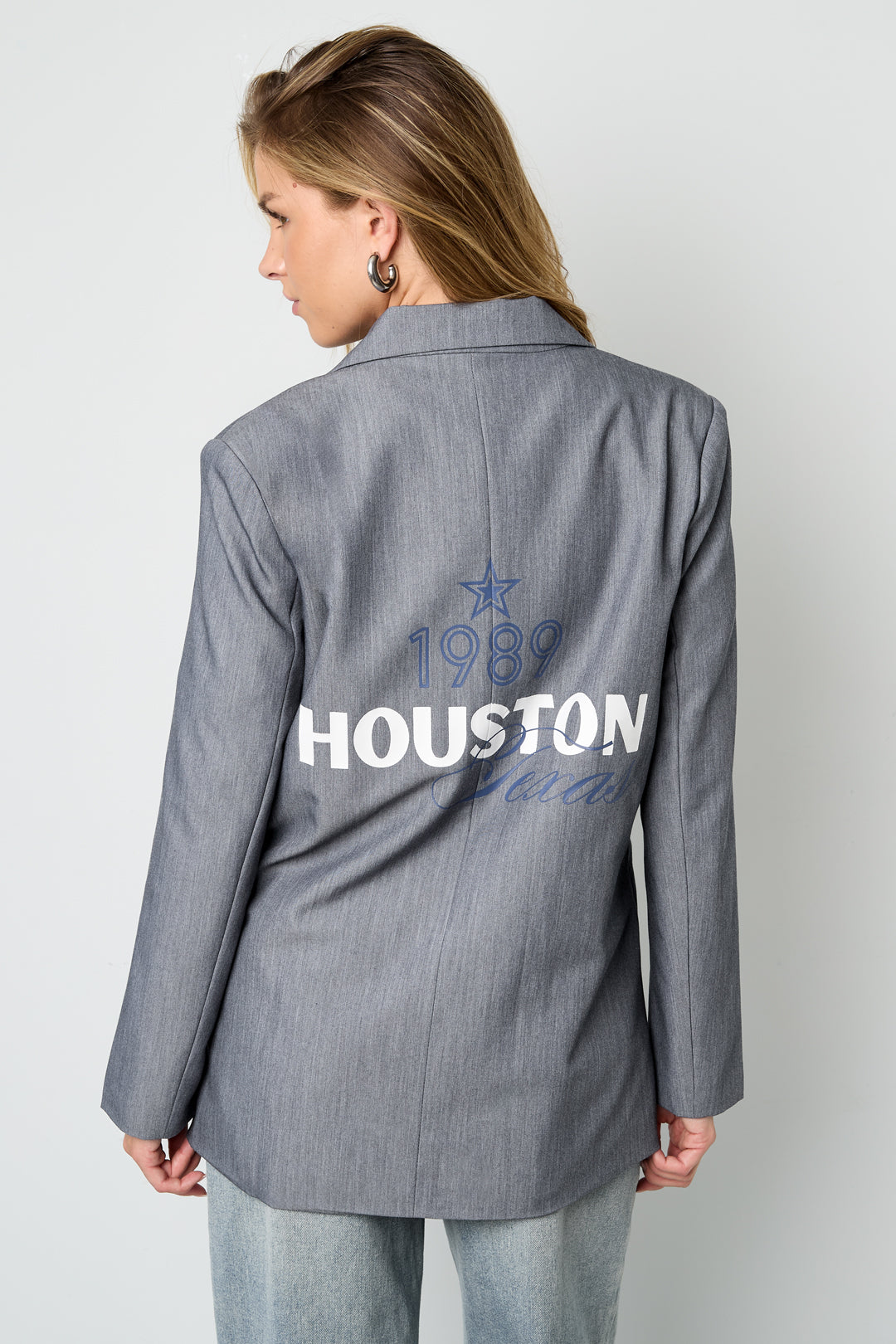 Blazer met Statement Rugprint